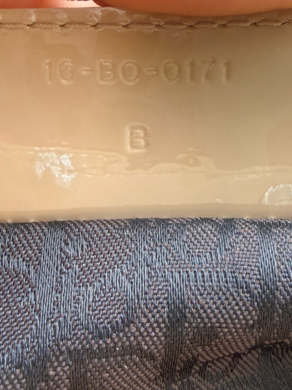 Lady Dior Biege Patent Large Bag - Picture 12 of 17
